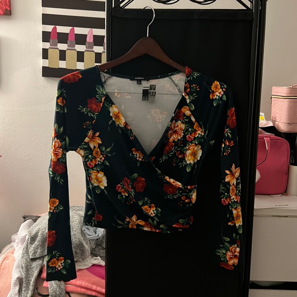 Blue floral top